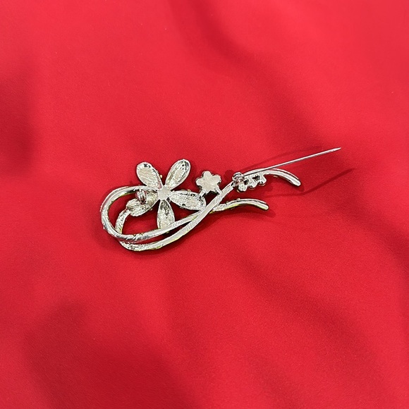 Brooch - Picture 3 of 3